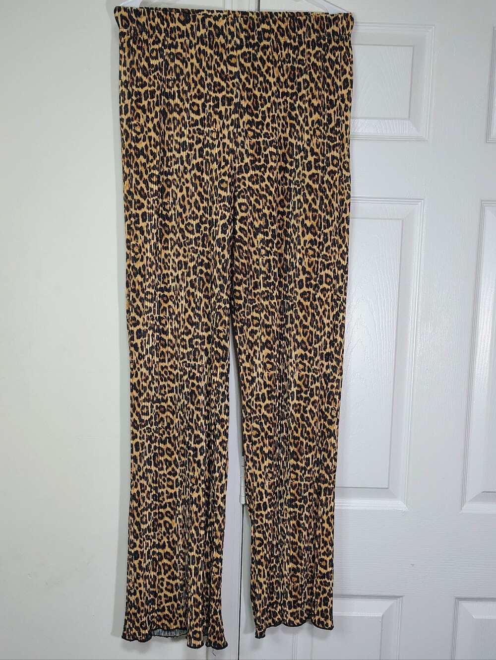 Almost Famous Leopard Print Pleated Wide Leg Pants Women’s Large